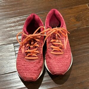 Women's Brooks size 6.5